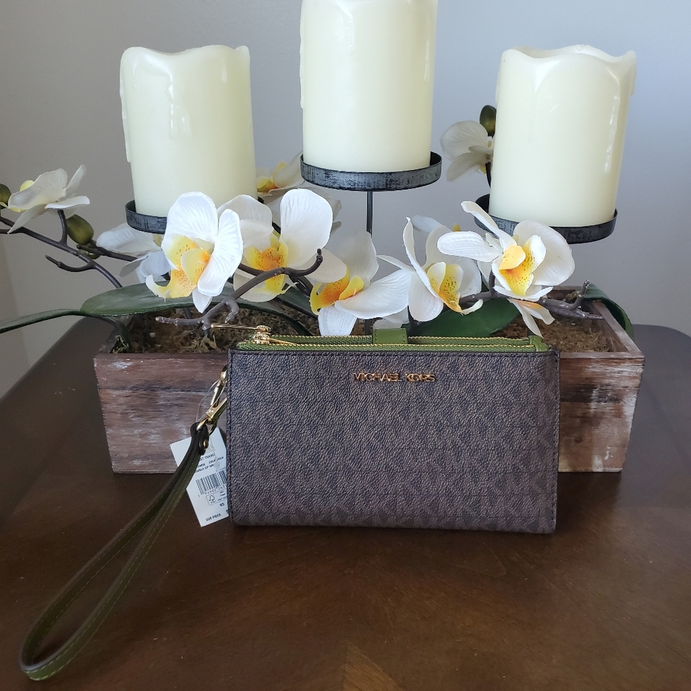 Michael kors wallet